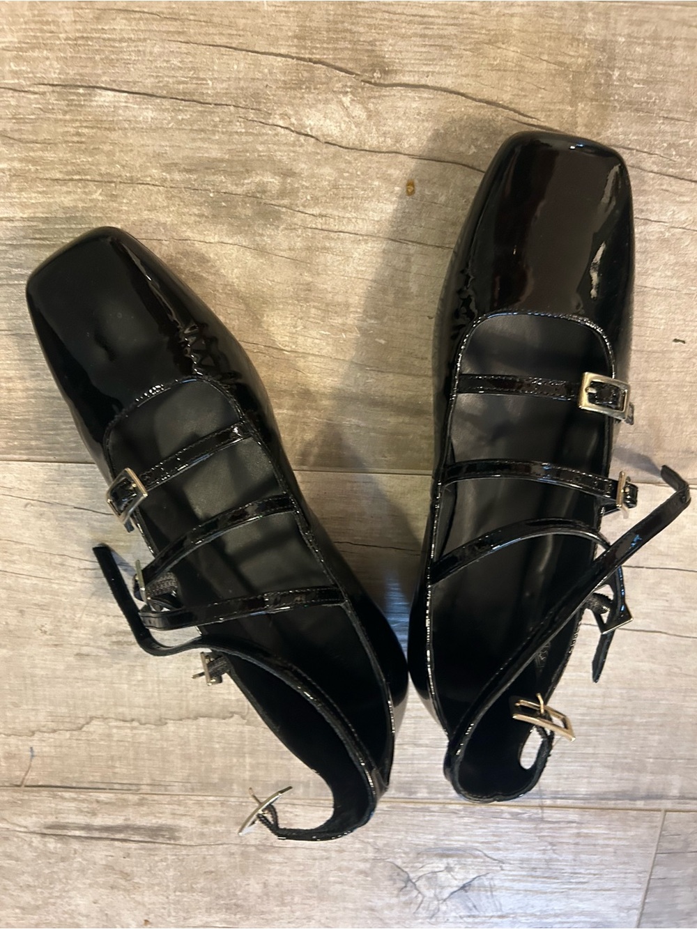 ALOHAS Black Patent Multi-Strap Square-Toe Flats